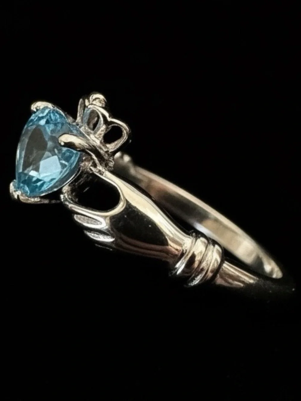 Heart-Cut Blue topaz Gemstone Sterling silver Ring